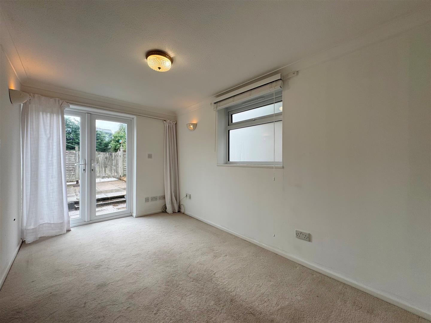 Solent View Road, Seaview, PO34 5HX