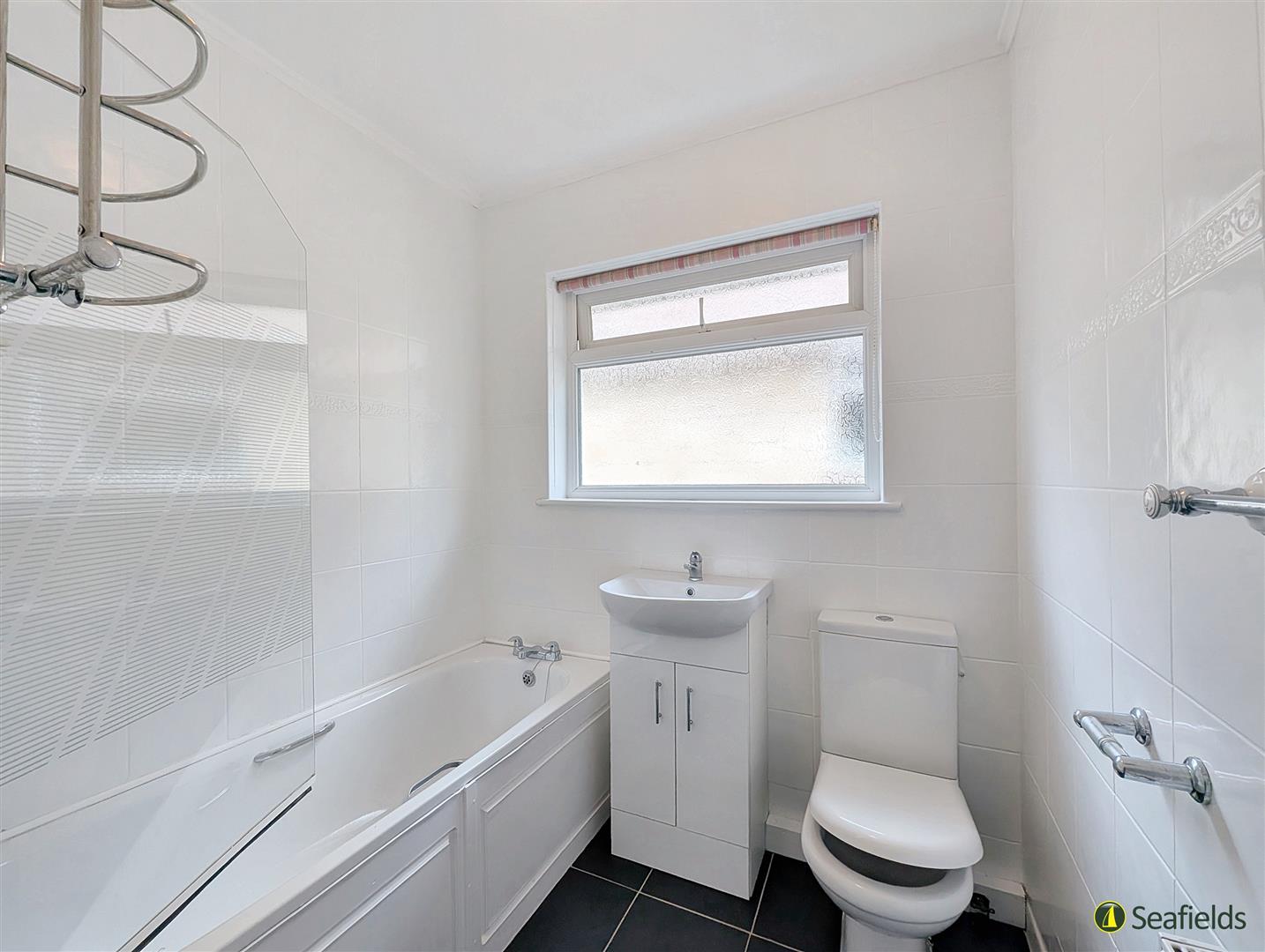 Seagrove Manor Road, Seaview, PO34 5HW