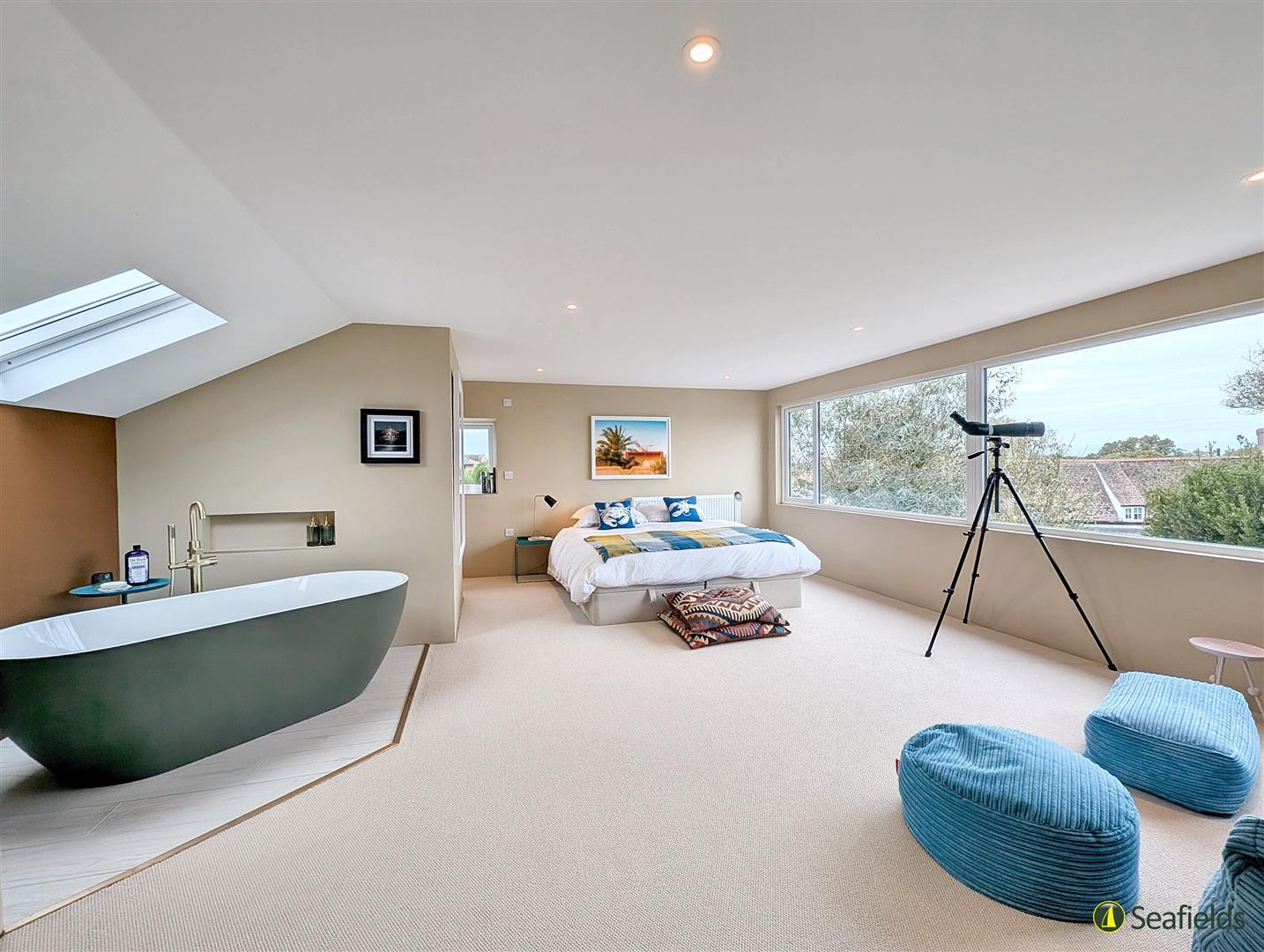Rowan Tree Drive, Seaview PO34 5JW